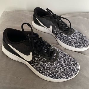 Nike Flex Contact size 8.5